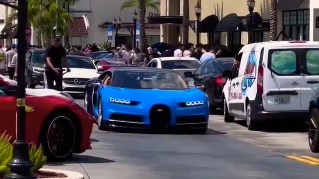 428& Bugatti Chiron going for stroll