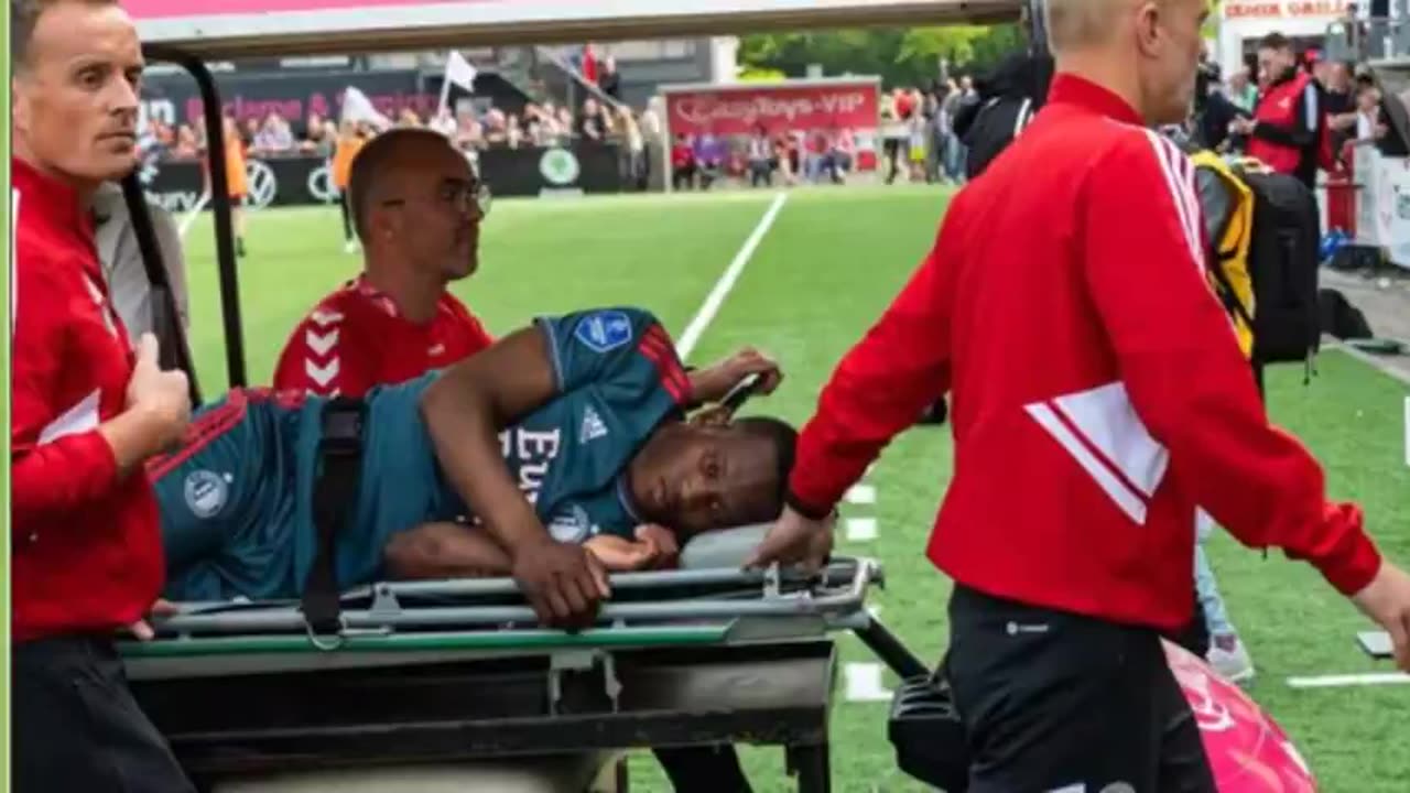 ANOTHER MEDICAL EMERGENCY DURING A FOOTBALL GAME - NERAYSHO KASANWIRJO FEYENOORD - THE NETHERLANDS