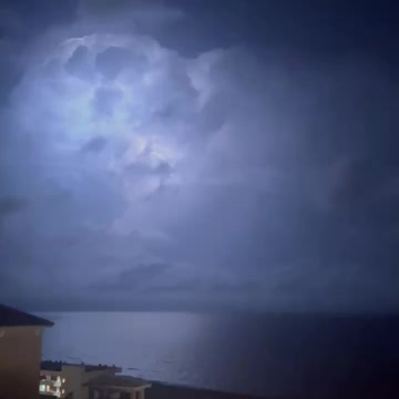 Cloud to cloud lightning