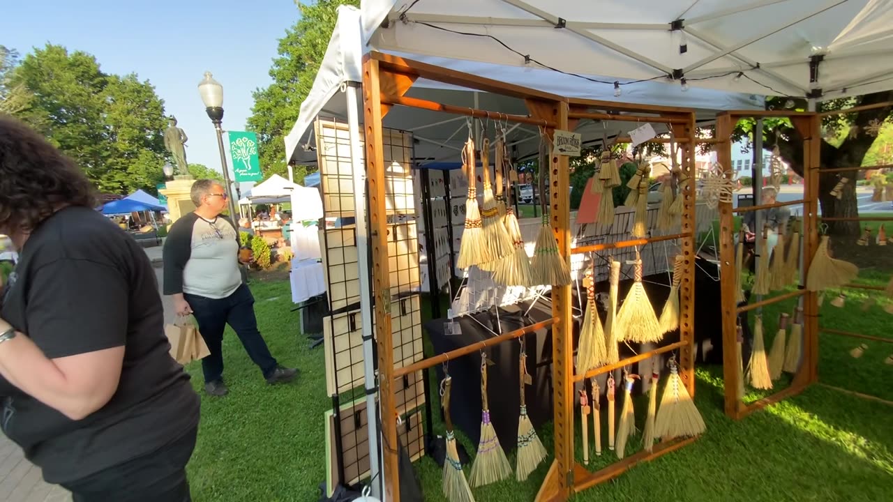 6/2/23 75°F NW NC at The Treehouse 🌳 First Friday Burnsville NC / Local artists of all kinds