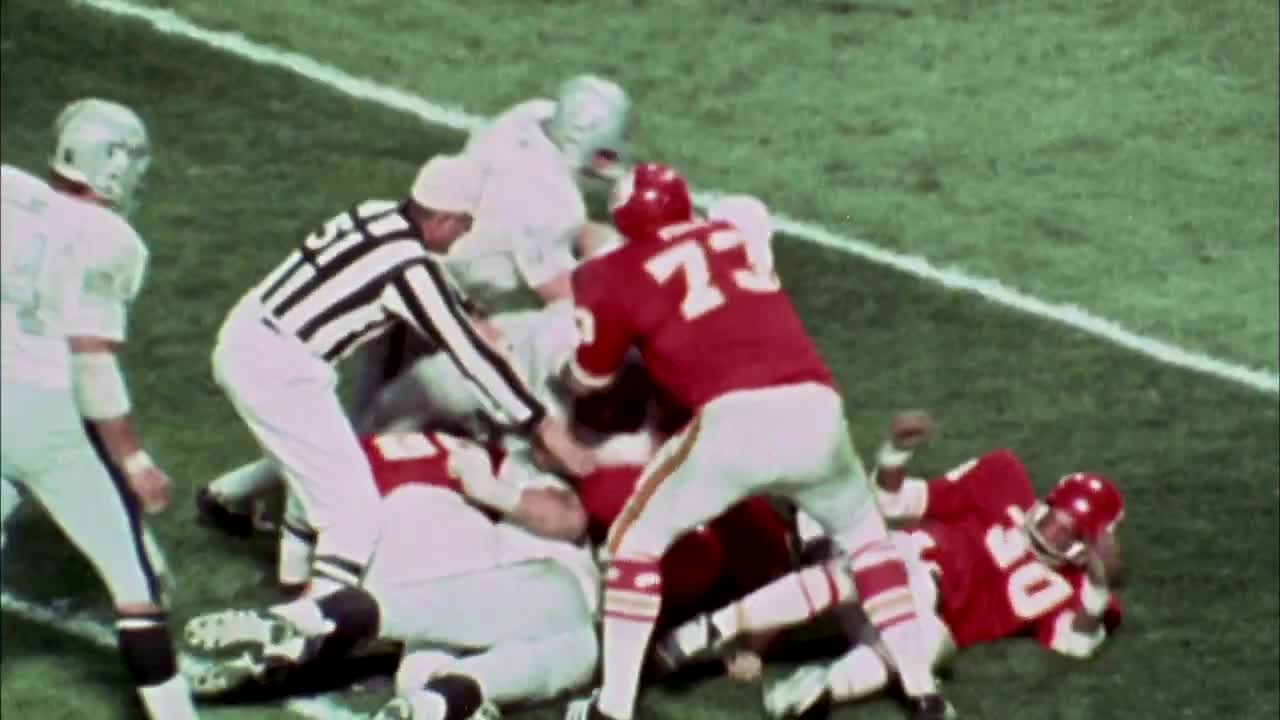 US Sports Net Today! Featuring: Raiders vs. Chiefs A Clash Of Contrasts...
