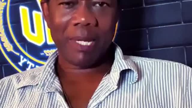 Hollywood vs. Tucker! Cmon now!!🤡🤯