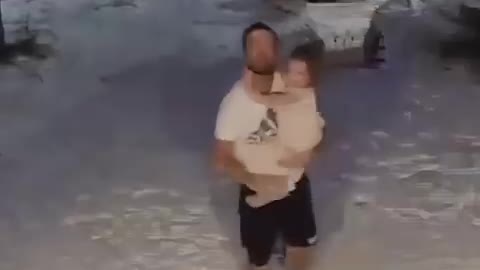 Brave Dad saves kids during earth tremor