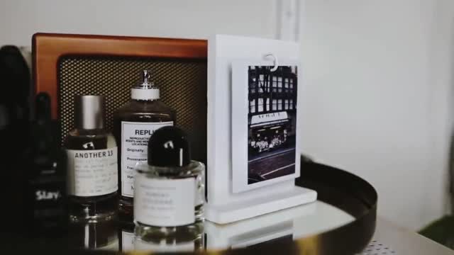 DIY Polaroid Photo Display - DIY Creative Home Decor - Innovative & Inspiring