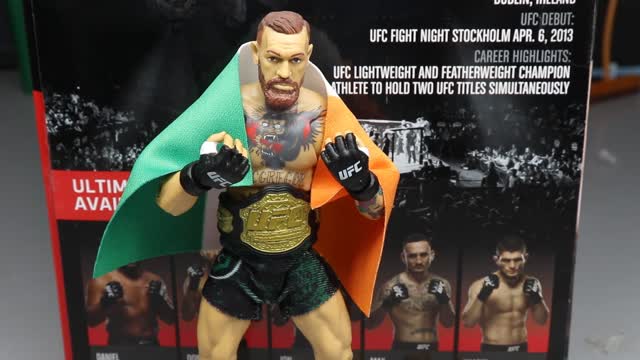 UFC ULTIMATE SERIES 1 CONOR MCGREGOR FIGURE REVIEW!