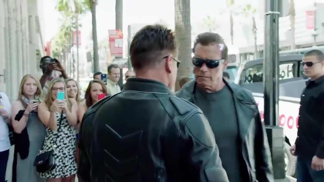 ARNOLD SCHWARZENEGGER || playing practical jokes on Public || The Terminator