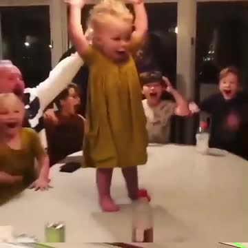 AMAZING LITTLE girl MAKE BOTTLE STAND .mp4