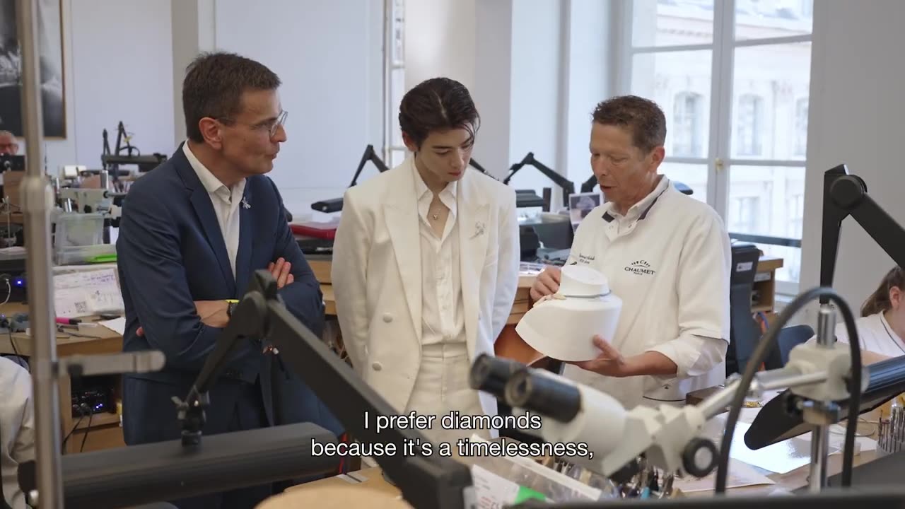 Cha Eun Woo visits Chaumet's