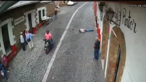 PURSE THIEF TAUGHT A PAINFUL LESSON BY HER HUSBAND