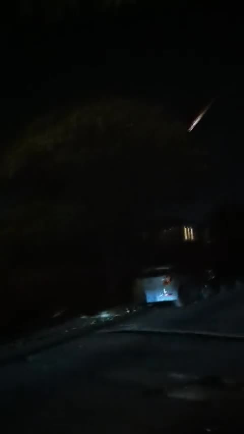 Melbourne residents detected ground vibrations after witnessing a comet streaking across sky