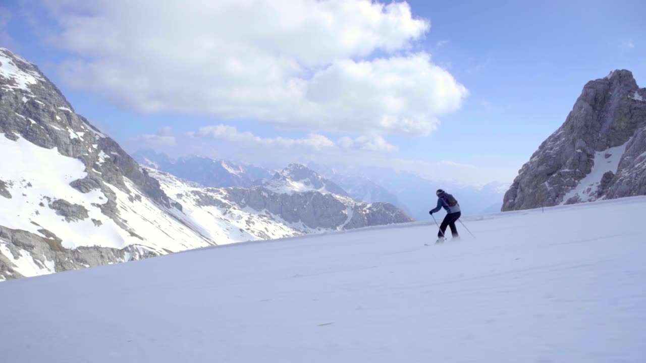 Skiing in Slow Motion