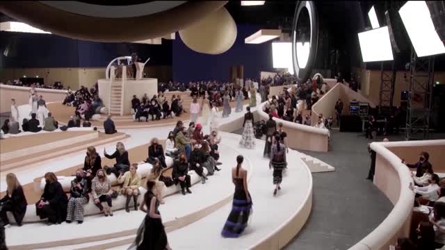 Horse struts catwalk at Chanel's Paris show