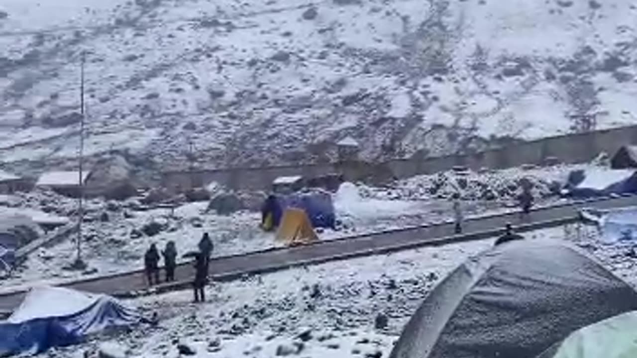 Snowfall today in India Himalaya Kedarnath Dham