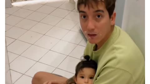 Cuts kid With Father Eats Baby Food