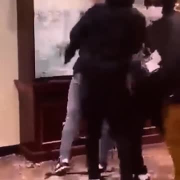 Smash and grab thieves target eyeglass store outside DC, make off with more than $20K