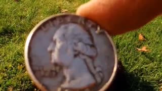 The moment I found my first SILVER Quarter - #metaldetecting #treasurehunting