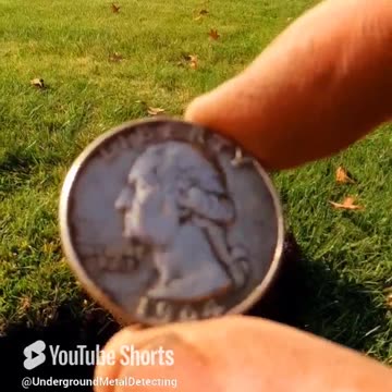 The moment I found my first SILVER Quarter - #metaldetecting #treasurehunting
