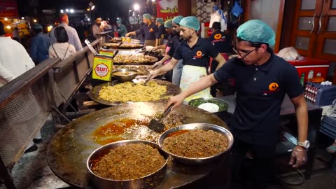 Pakistan Street Food at Night!!