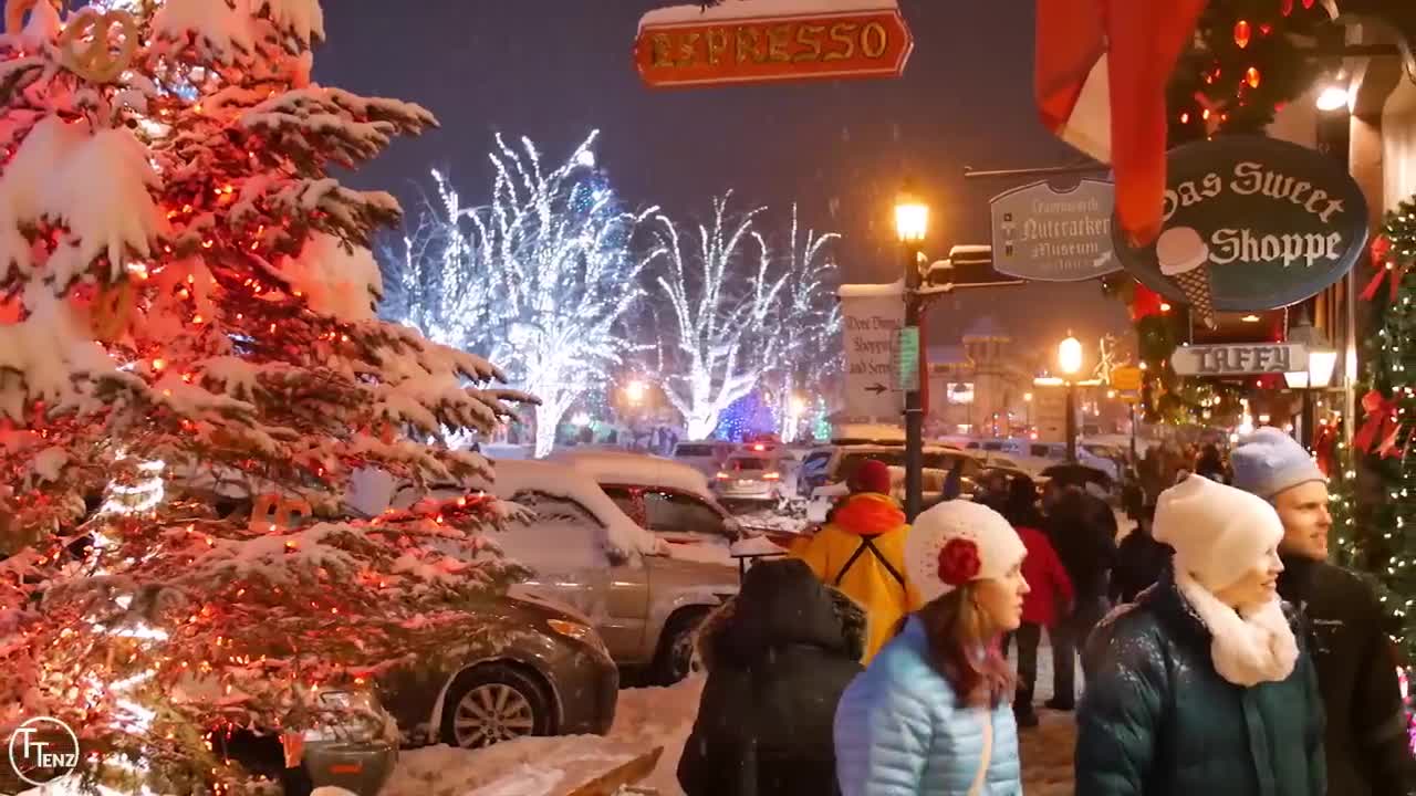 Top 10 Best Christmas Towns in America