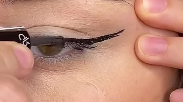 #Eyeliner #tricks ☺️🧡✨.mp4