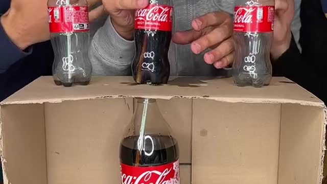 Celui qui fini en premier sa boisson Coca Cola gagneef7ur76 et devinez qui a perdu 😂😡