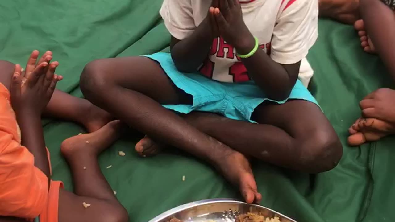 Praying before eating