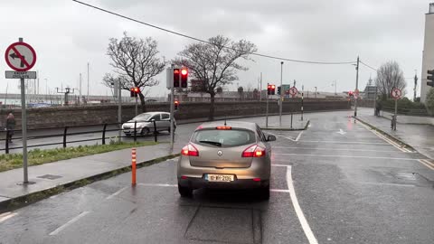 Driving Downtown - Misty Morning - South Dublin 4K(00h47m59s-00h50m31s)