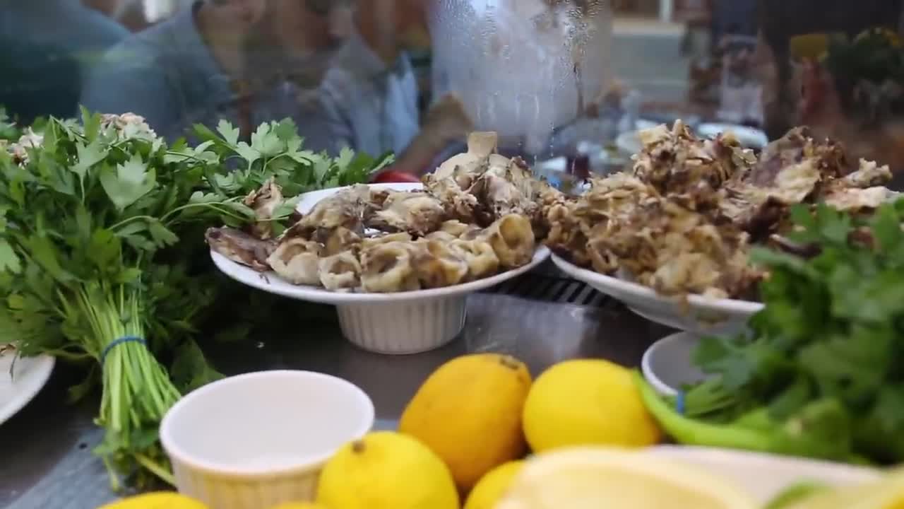 istanbul street food _ sheep's head wrap - söğüş _ turkey street food