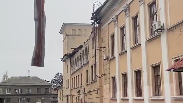 V.S.U. shelled the center of Gorlovka, city's mayor shows the aftermath