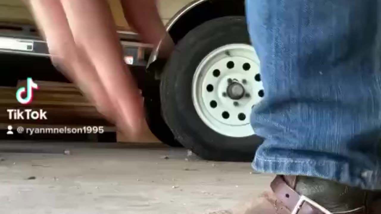 Lifting trailer