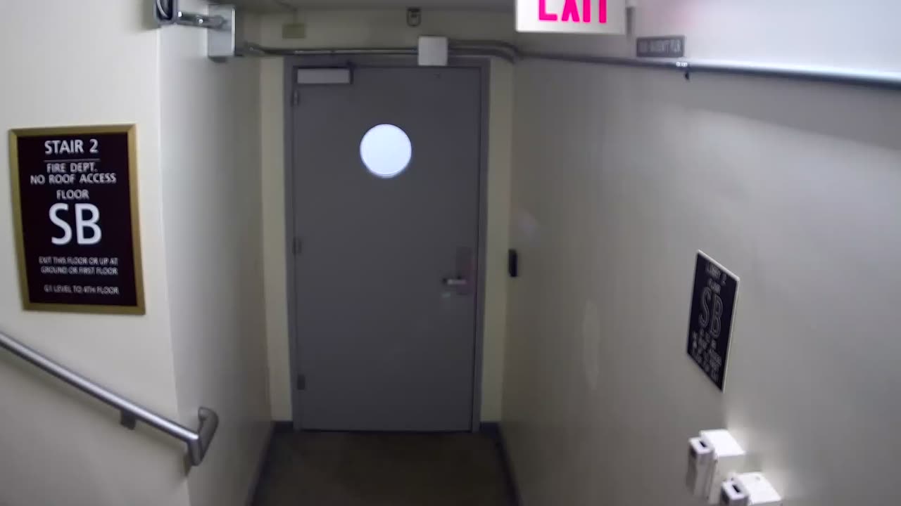 6160RHOBSBRSBST2StairwaySide_2021-01-06_02h20min00s100ms.mp4
