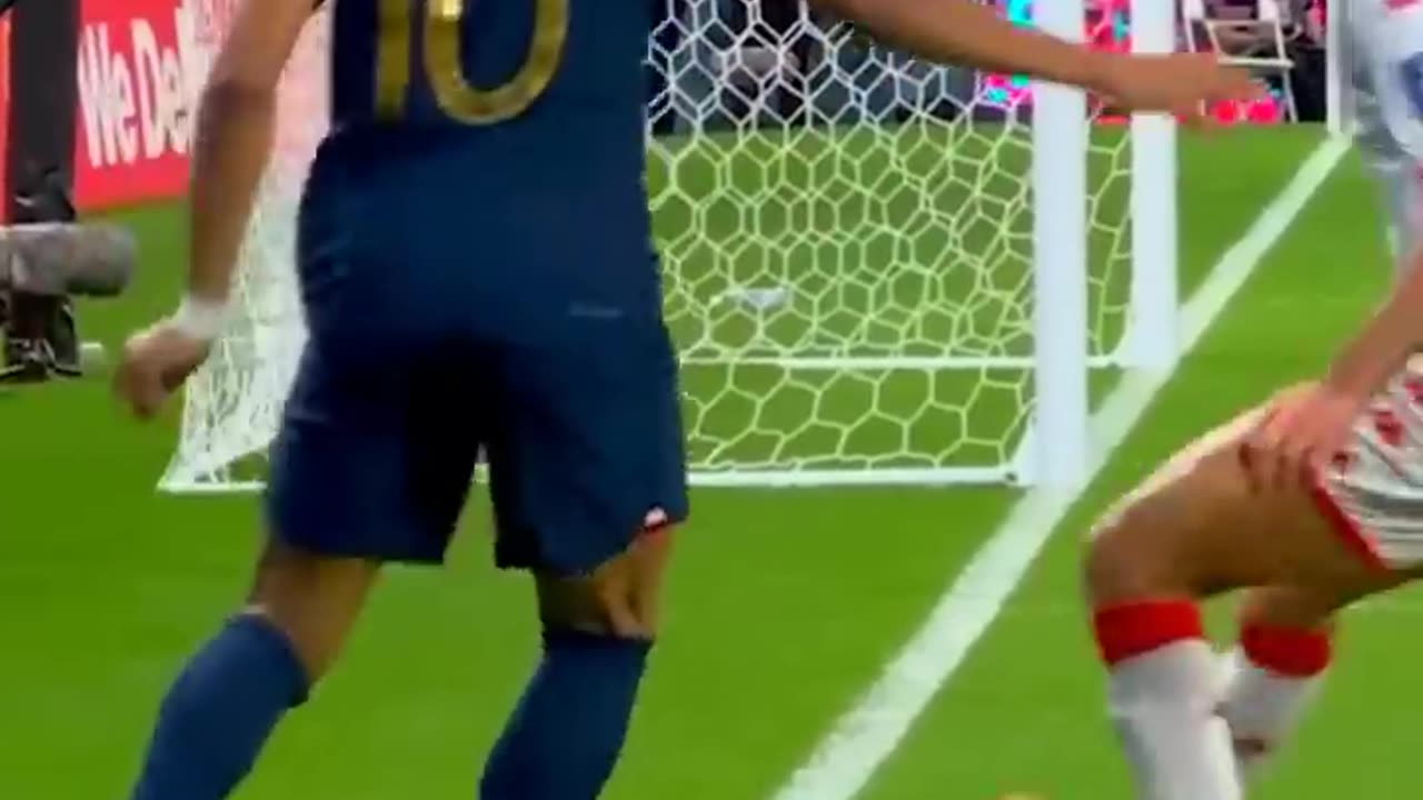 Mbappe Skills🤯🔥#Football #Skills #Mbappe[720p-HD]