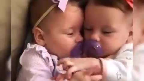 CUTEST TWIN ADORABLE MOMENTS😘💖|| TWIN BABIES LOVE 😍💖