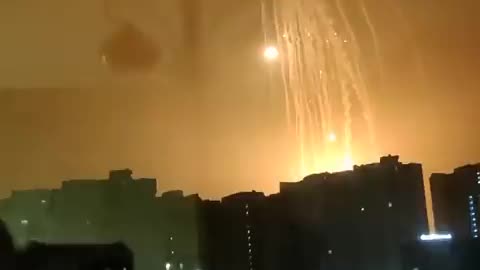 Massive fireball in Kiev as Russian cruise & ballistic missiles rock the Ukrainian capital