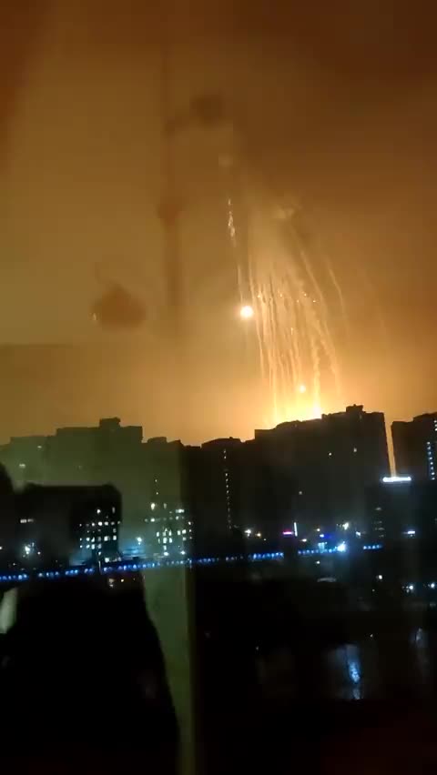 Massive fireball in Kiev as Russian cruise & ballistic missiles rock the Ukrainian capital