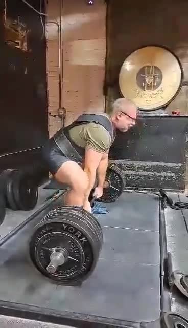 640 lb DL
