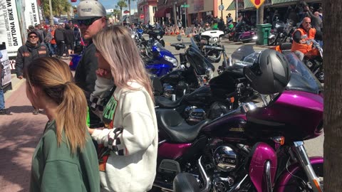 Little Walkaround At Bike Week. Lots of Movement