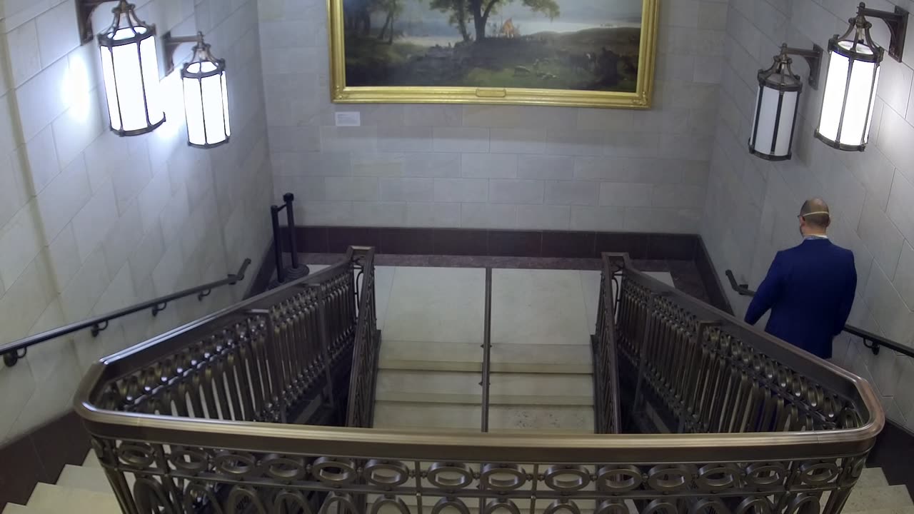 7218USCH03GalleryStairs_2021-01-06_10h00min01s020ms.mp4