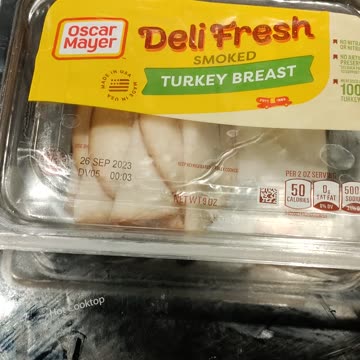 Eating Oscar Mayer Deli Fresh Smoked Turkey Breast, Dbn, MI, 8/4/23