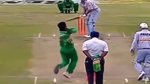 five bowler jo balay bazon ko daratay the