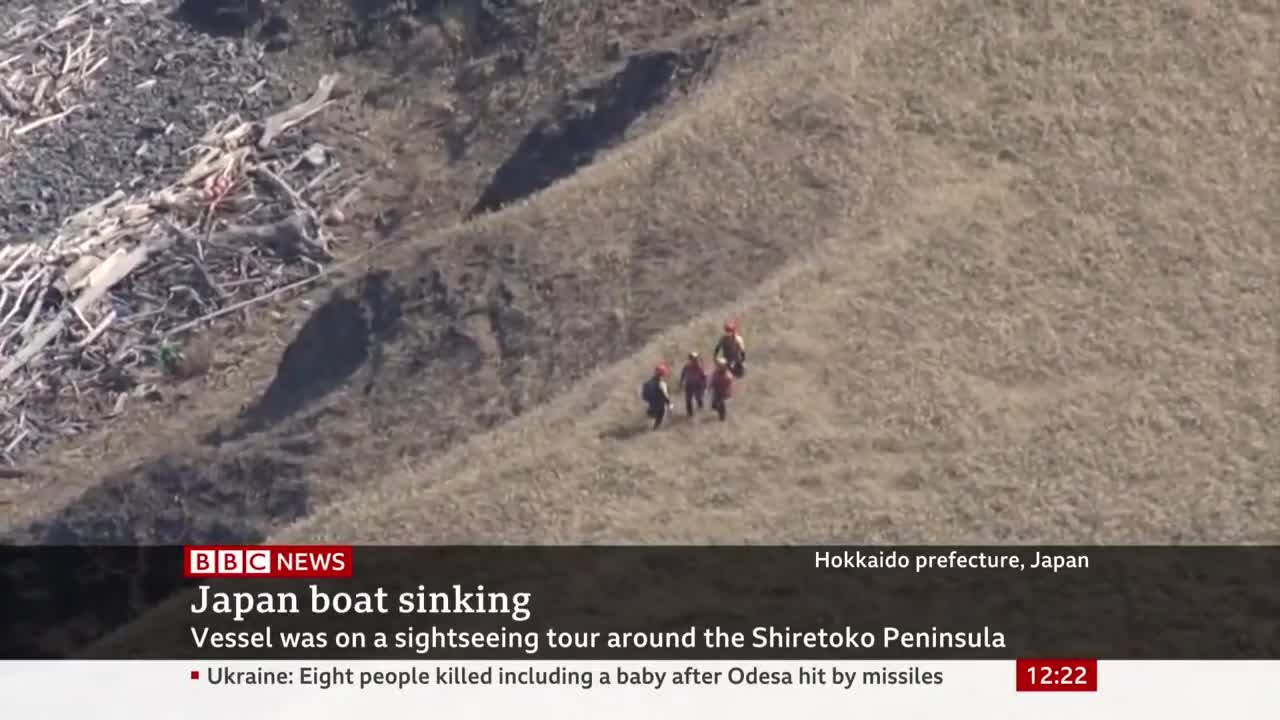 Ten confirmed dead from missing Japan tourist boat - BBC News