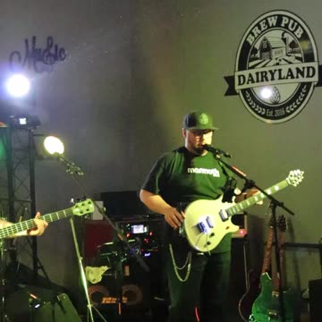 Side Piece Band plays Stone Temple Pilots song Plush