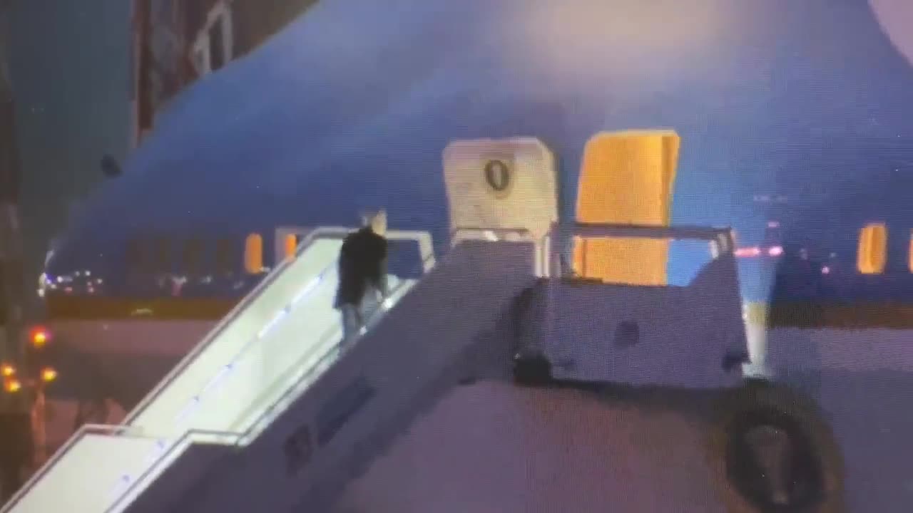 Biden falls while walking up the stairs to Air Force One once again