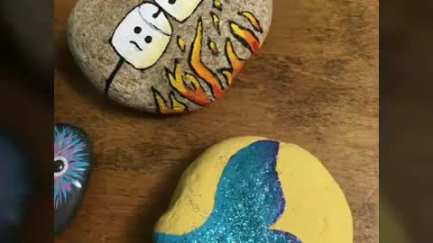 Beautiful diy floral Rock stone painting ideas