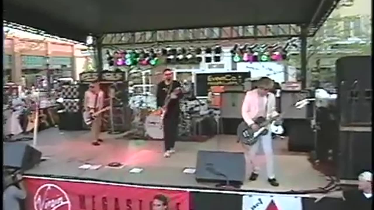 July 18, 1999 - Cheap Trick at Columbus, OH Virgin Megastore