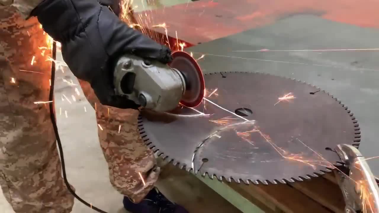 My Forge - Broken Saw Blade / Beautiful Ax Maker