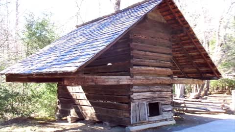 Cantilever Barn Cades Cove 3