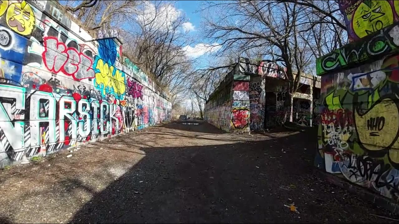 Air 2S and Avata - Grafitti Pier - 4K-60