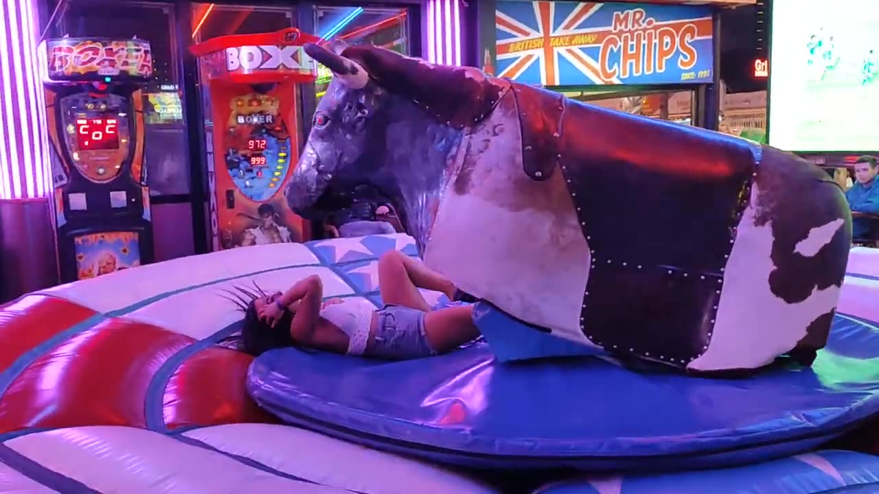 Mechanical bull riding 24th of February 2024 in Benidorm 🇪🇦🐂