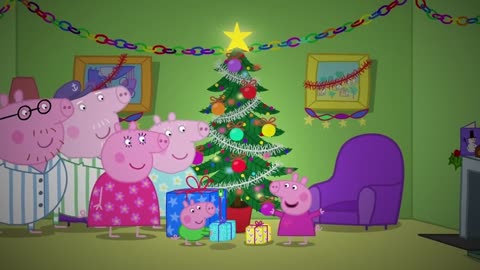 Siren Head Attack Peppa Pig During Christmas Night (1)